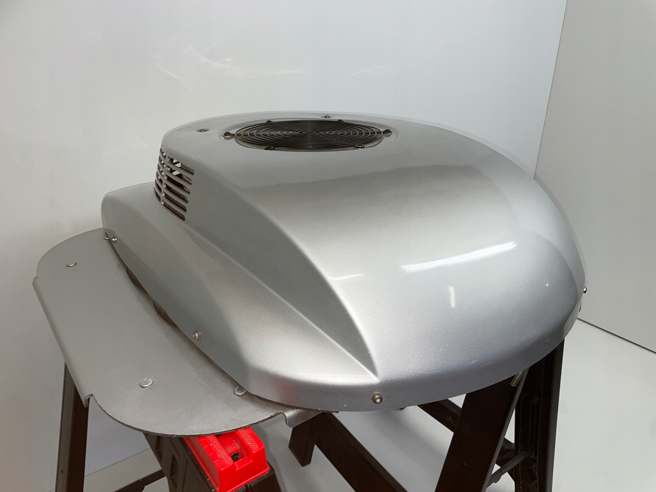 KLIMATYZACJA POSTOJOWA WAECO CA800 MAN SCANIA VOLVO DAF CA-0800-DC - Компресор на клима уред за Камион: слика 3 KLIMATYZACJA POSTOJOWA WAECO CA800 MAN SCANIA VOLVO DAF CA-0800-DC - Компресор на клима уред за Камион: слика 3