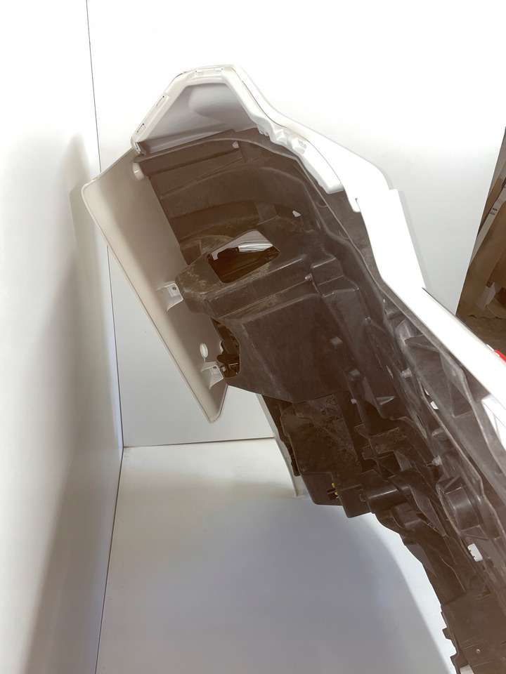 KOMPLETNY ZDERZAK MAN TG3 TGX3 TGX 3 ORYGINALNY KOLOR RAL 9010 - Браник за Камион: слика 5 KOMPLETNY ZDERZAK MAN TG3 TGX3 TGX 3 ORYGINALNY KOLOR RAL 9010 - Браник за Камион: слика 5