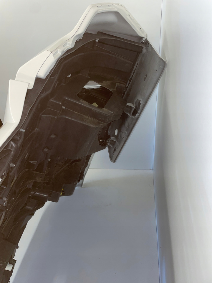 KOMPLETNY ZDERZAK MAN TG3 TGX3 TGX 3 ORYGINALNY KOLOR RAL 9010 - Браник за Камион: слика 4 KOMPLETNY ZDERZAK MAN TG3 TGX3 TGX 3 ORYGINALNY KOLOR RAL 9010 - Браник за Камион: слика 4