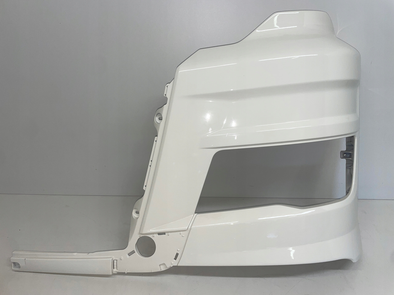 LEWA OSŁONA NA HALOGEN ZDERZAK MAN TG3 TGX 3 81416142277 - Браник за Камион: слика 1 LEWA OSŁONA NA HALOGEN ZDERZAK MAN TG3 TGX 3 81416142277 - Браник за Камион: слика 1