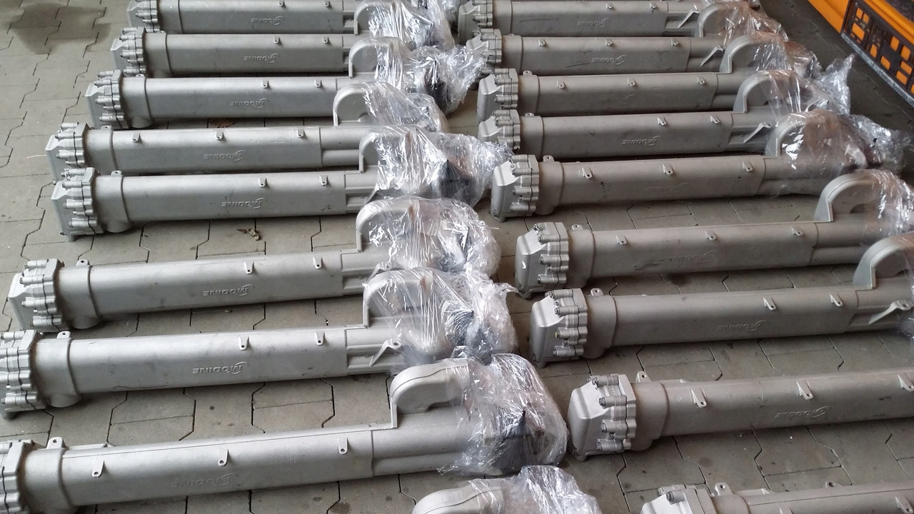 MAN F2000 TGA EGR TGX RECYRKULATOR D20,D26,D28 - Ладилник EGR за Камион: слика 2 MAN F2000 TGA EGR TGX RECYRKULATOR D20,D26,D28 - Ладилник EGR за Камион: слика 2