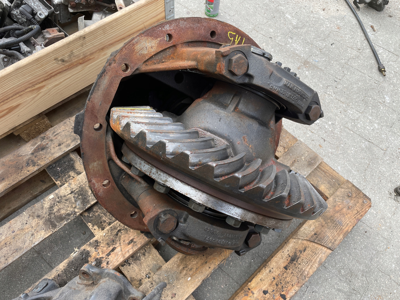 MAN TGX TGS TGA WKŁAD DYFERENCJAŁ MOSTU DYFER 38:15, 81350106301 - Задна оска за Камион: слика 2 MAN TGX TGS TGA WKŁAD DYFERENCJAŁ MOSTU DYFER 38:15, 81350106301 - Задна оска за Камион: слика 2