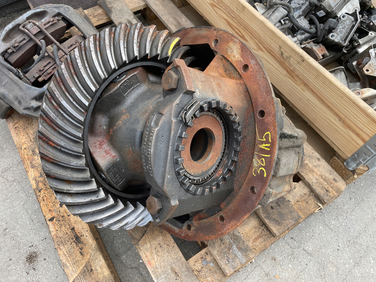 MAN TGX TGS TGA WKŁAD DYFERENCJAŁ MOSTU DYFER 38:15, 81350106301 - Задна оска за Камион: слика 1 MAN TGX TGS TGA WKŁAD DYFERENCJAŁ MOSTU DYFER 38:15, 81350106301 - Задна оска за Камион: слика 1