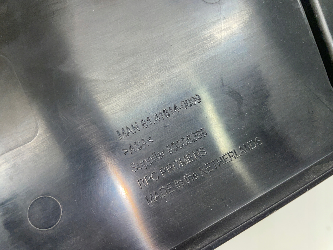 NAKŁADKA ZDERZAKA STOPIEŃ MAN TGX3 TG3 TGX 3 81416140099 - Браник за Камион: слика 3 NAKŁADKA ZDERZAKA STOPIEŃ MAN TGX3 TG3 TGX 3 81416140099 - Браник за Камион: слика 3