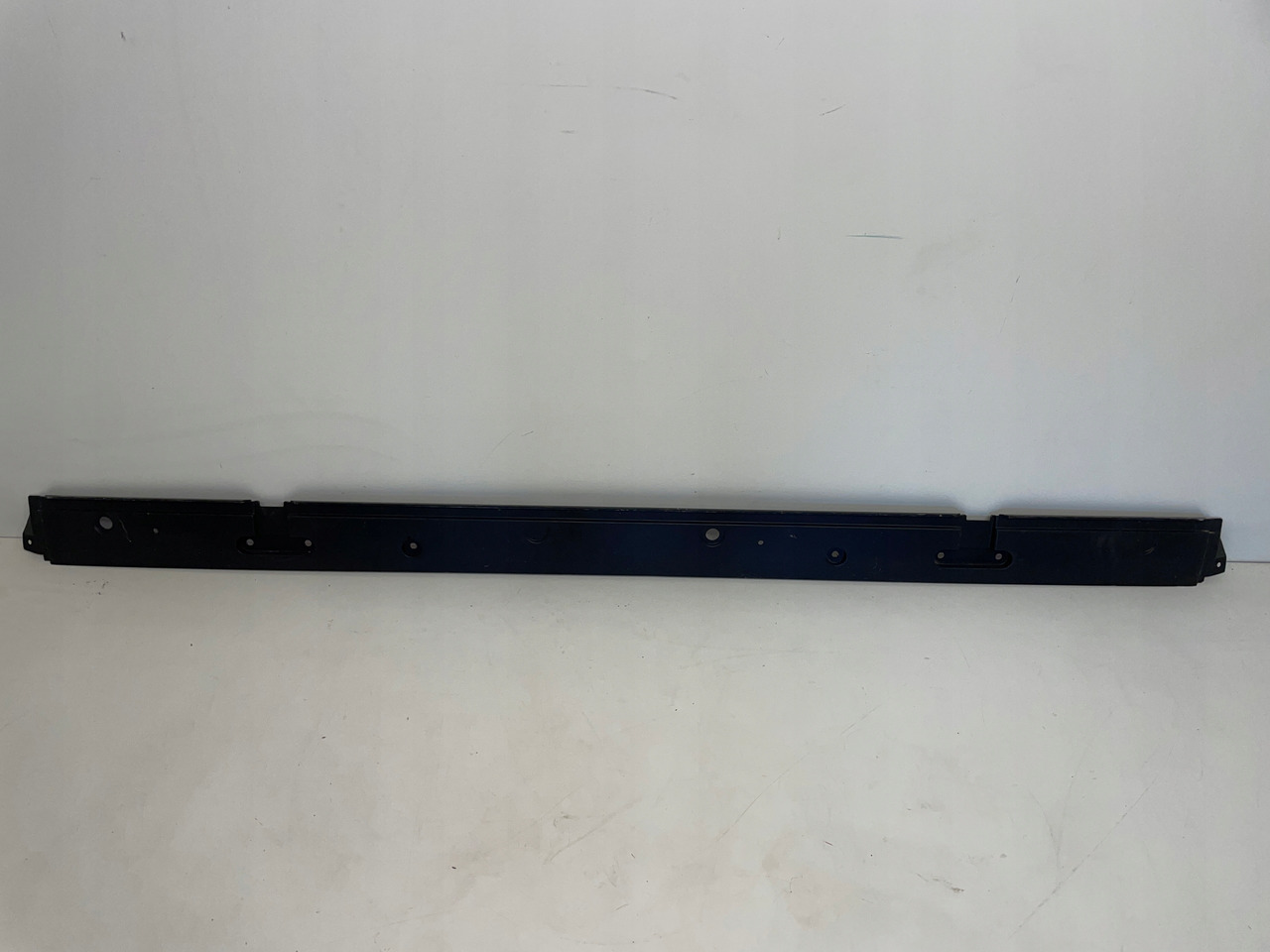 PODSZYBIEMASKOWNICA SZYBY OSŁONA DAF CV 1665944 - Ветробранско стакло за Камион: слика 1 PODSZYBIEMASKOWNICA SZYBY OSŁONA DAF CV 1665944 - Ветробранско стакло за Камион: слика 1