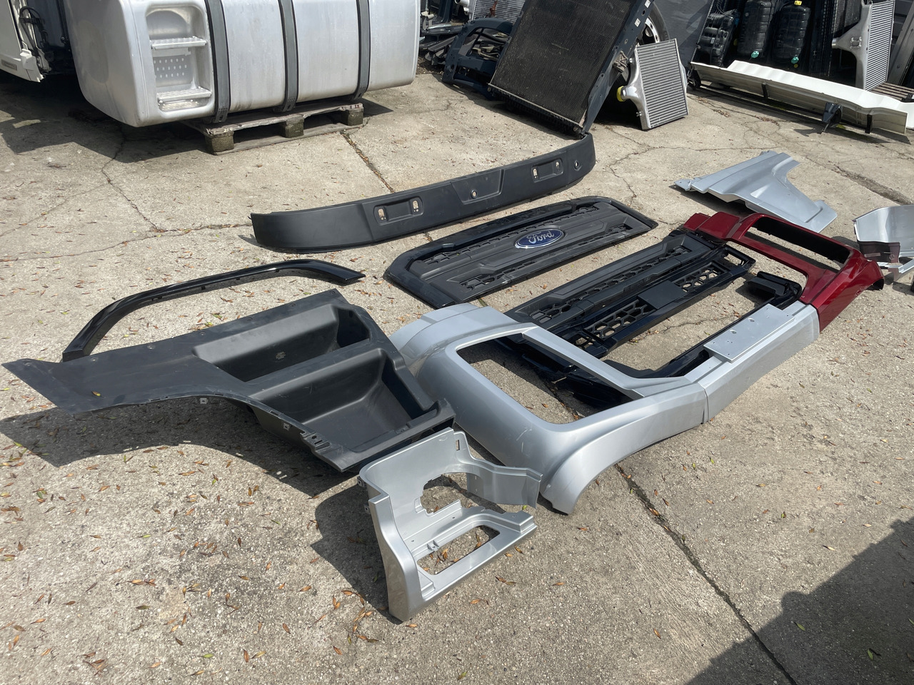 Przód Ford F-Max F Max Grill, Stopień , Stopnica Przedłużenie drzwi zderzak - Каросерија и екстериер за Камион: слика 4 Przód Ford F-Max F Max Grill, Stopień , Stopnica Przedłużenie drzwi zderzak - Каросерија и екстериер за Камион: слика 4