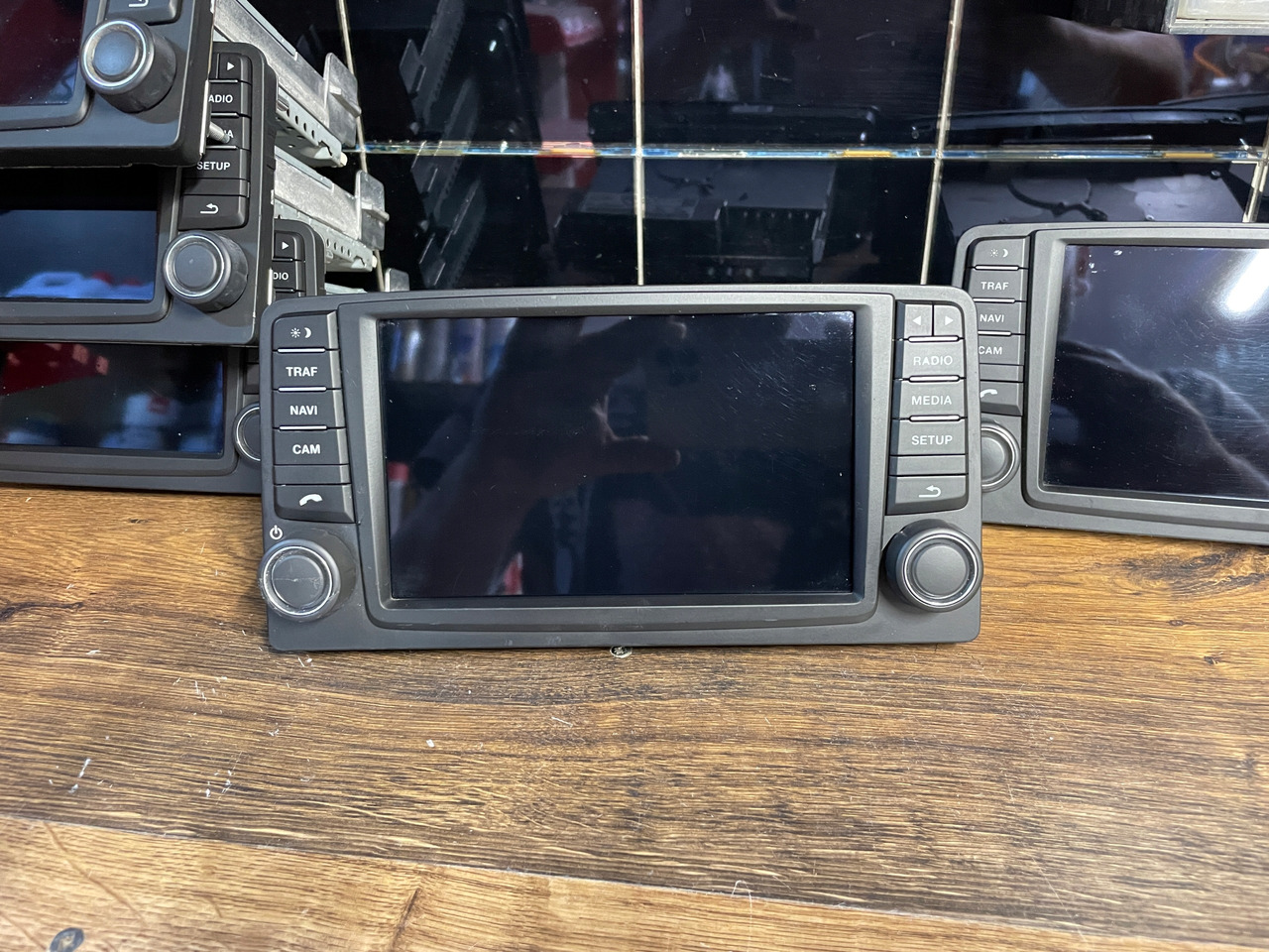 RADIO NAWIGACJA MAN TGS TGX EURO 6 81281006037 WYMIENIONY WYŚWIETLACZ - Систем за навигација за Камион: слика 2 RADIO NAWIGACJA MAN TGS TGX EURO 6 81281006037 WYMIENIONY WYŚWIETLACZ - Систем за навигација за Камион: слика 2