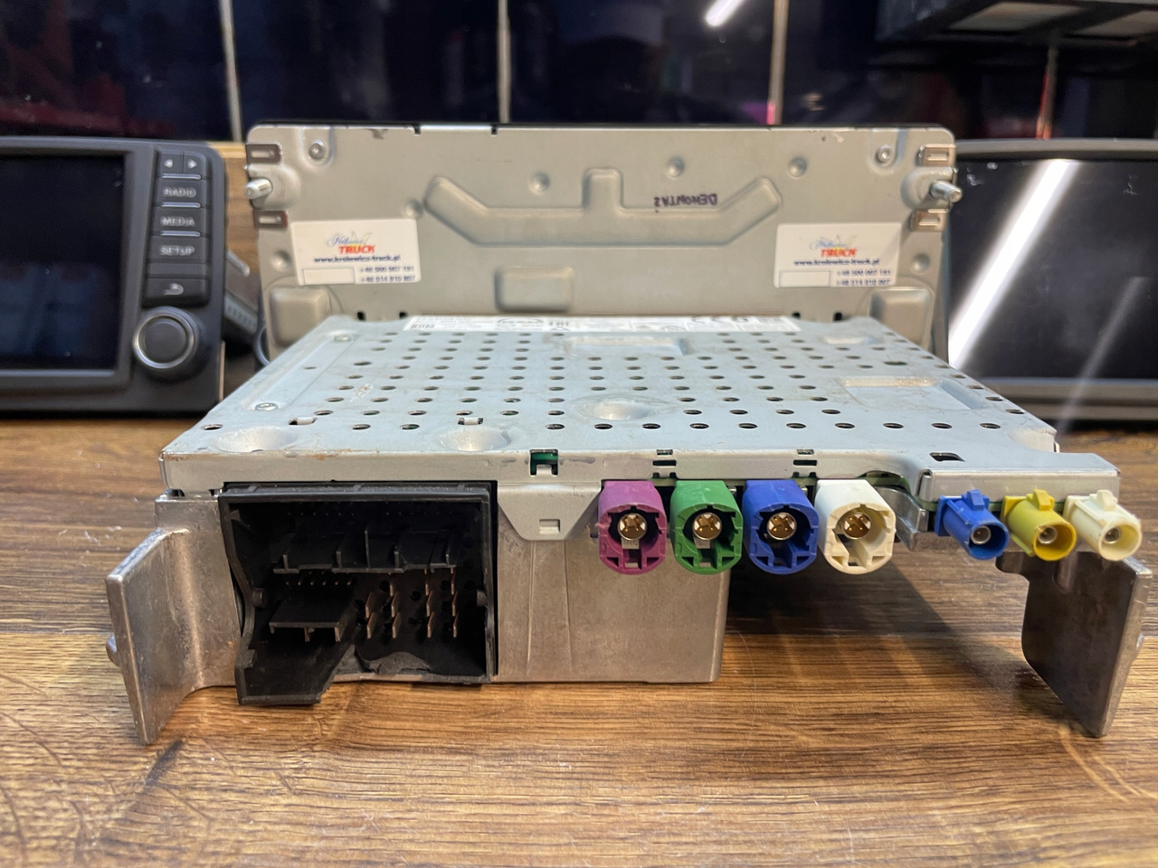 RADIO NAWIGACJA MAN TGS TGX EURO 6 81281006043 - Систем за навигација за Камион: слика 5 RADIO NAWIGACJA MAN TGS TGX EURO 6 81281006043 - Систем за навигација за Камион: слика 5