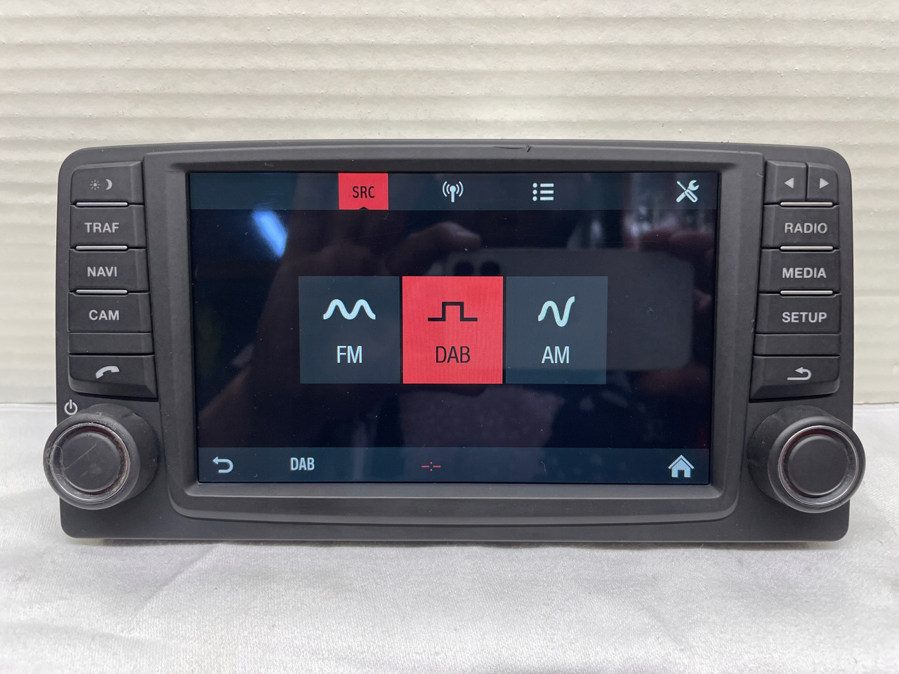 RADIO NAWIGACJA MAN TGS TGX EURO 6 81281006043 WYMIENIONY WYŚWIETLACZ - Систем за навигација за Камион: слика 1 RADIO NAWIGACJA MAN TGS TGX EURO 6 81281006043 WYMIENIONY WYŚWIETLACZ - Систем за навигација за Камион: слика 1