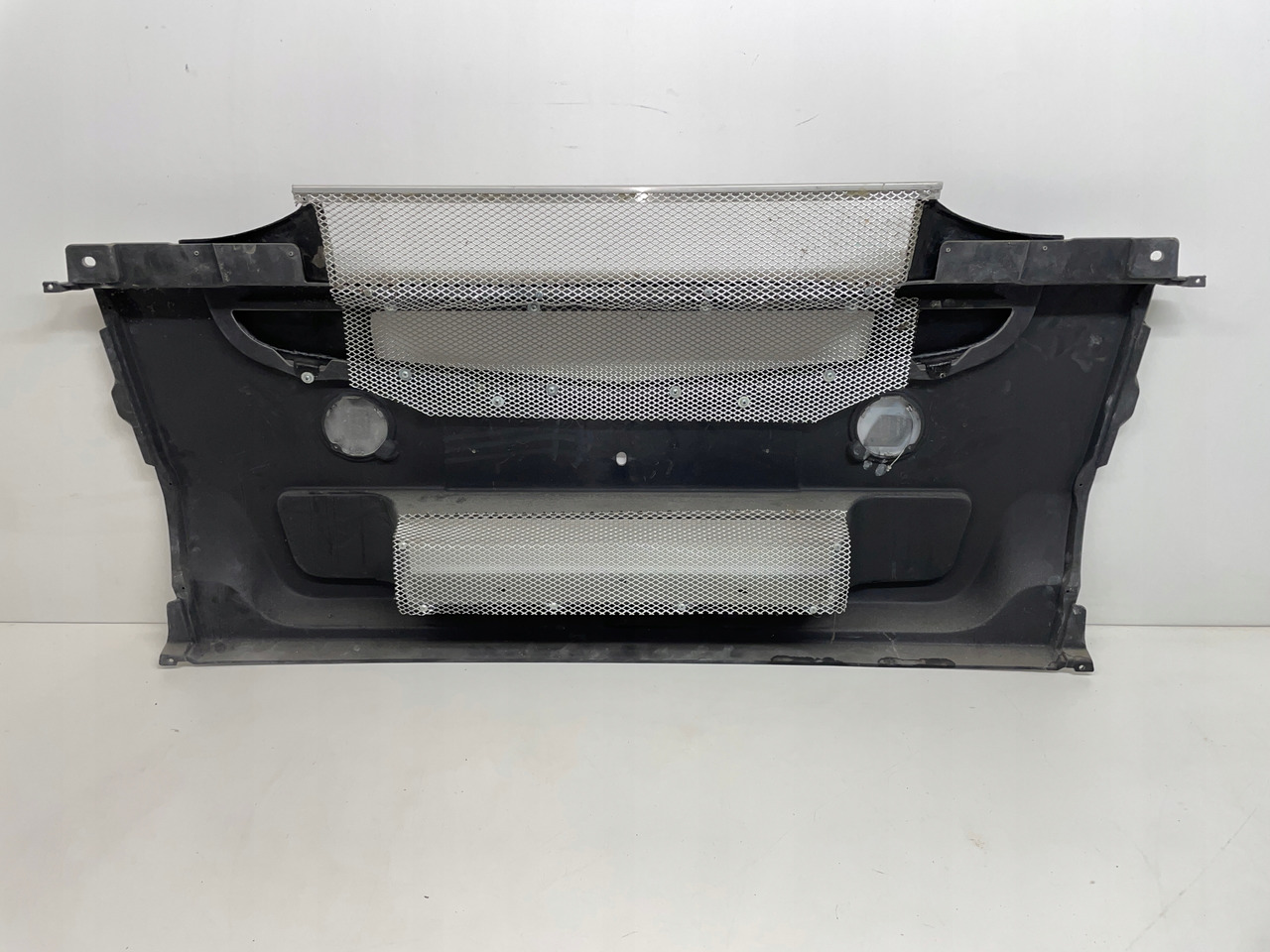 ŚRODEK ZDERZAK NAKŁADKA OSŁONA RENAULT MAGNUM DXI - Браник за Камион: слика 4 ŚRODEK ZDERZAK NAKŁADKA OSŁONA RENAULT MAGNUM DXI - Браник за Камион: слика 4