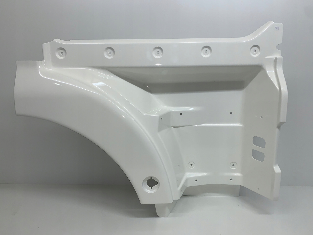 STOPNICA STOPIEŃ MAN TGX EURO 6 RAL 9010 NR 1811 - Врата и делови за Камион: слика 1 STOPNICA STOPIEŃ MAN TGX EURO 6 RAL 9010 NR 1811 - Врата и делови за Камион: слика 1