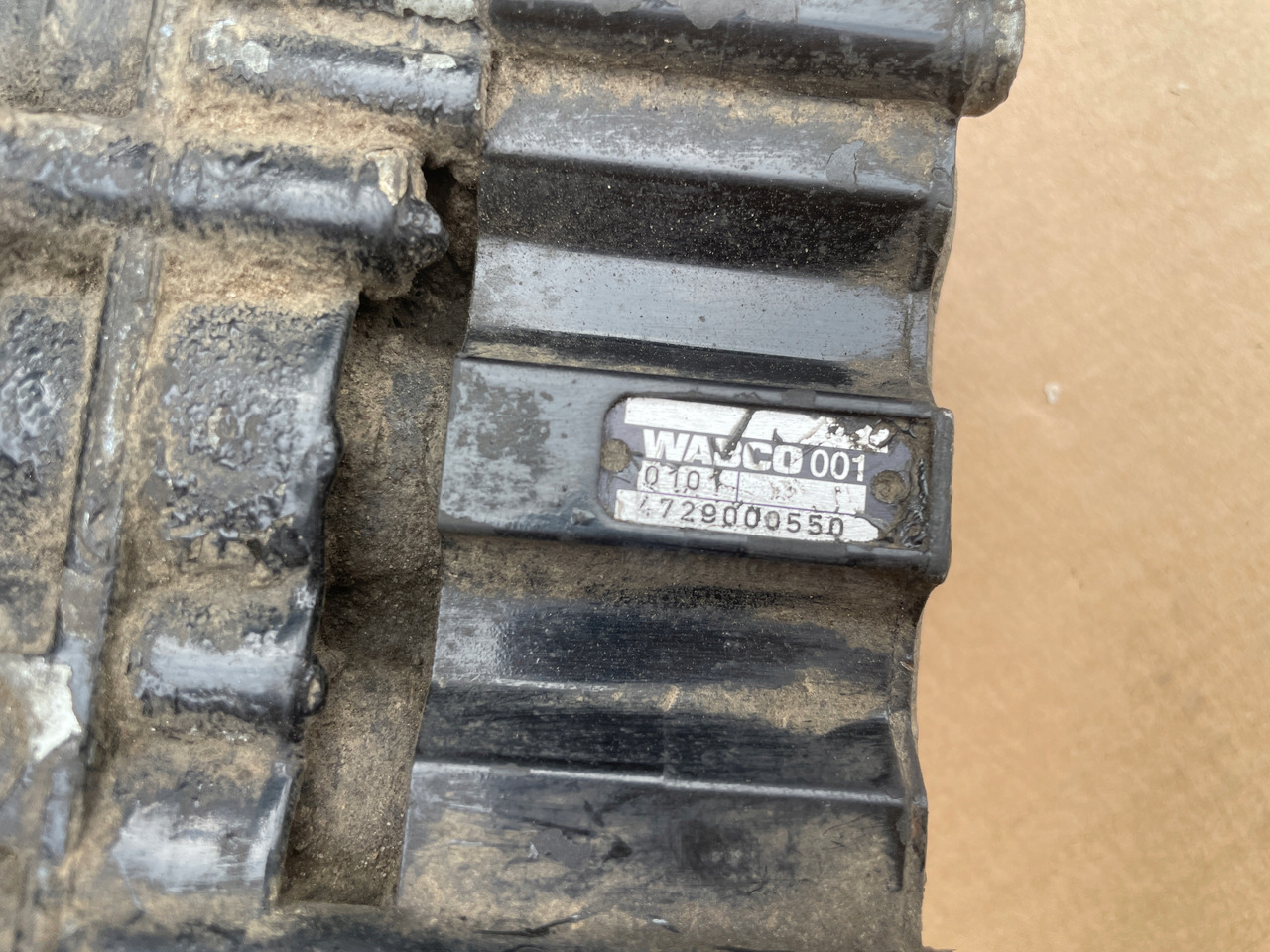 ZAWÓR PODUSZEK ECAS MAN TGA TGX TGS 4729000550 - Воздушна суспензија за Камион: слика 3 ZAWÓR PODUSZEK ECAS MAN TGA TGX TGS 4729000550 - Воздушна суспензија за Камион: слика 3