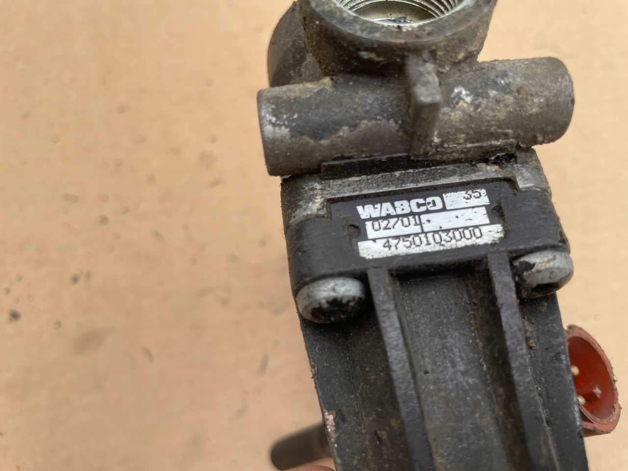 ZAWÓR REDUKCUJNY REDUKTOR CIŚNIENIA MAN TGA TGX TGS 4750103000 - Воздушна суспензија за Камион: слика 3 ZAWÓR REDUKCUJNY REDUKTOR CIŚNIENIA MAN TGA TGX TGS 4750103000 - Воздушна суспензија за Камион: слика 3