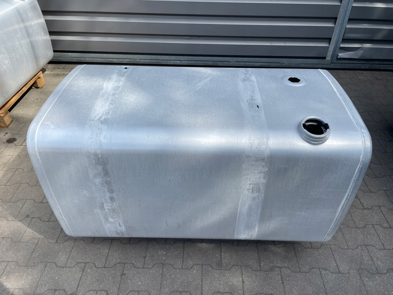 ZBIORNIK PALIWA IVECO STRALIS HI WAY 570 L 029535702 - Резервоар за гориво за Камион: слика 1 ZBIORNIK PALIWA IVECO STRALIS HI WAY 570 L 029535702 - Резервоар за гориво за Камион: слика 1