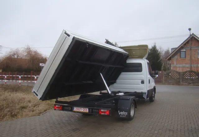 Iveco DAILY 35 C 15 3.5T 4.60M 3.5T NA HAKU CLIMATRONIC - Комби кипер: слика 5 Iveco DAILY 35 C 15 3.5T 4.60M 3.5T NA HAKU CLIMATRONIC - Комби кипер: слика 5