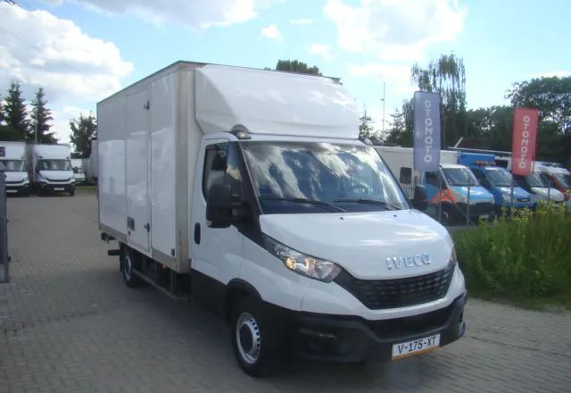 Iveco DAILY 35 S 16 3.0TDI WINDA 3.5T 4.20M - Комбе фургон: слика 4 Iveco DAILY 35 S 16 3.0TDI WINDA 3.5T 4.20M - Комбе фургон: слика 4