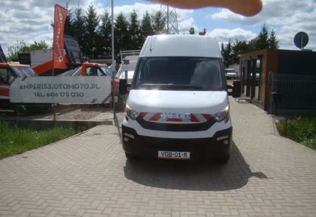 Iveco DAILY 35 S 16 REJESTRACJA NA 6-OSÓB SUPER NA KAMPERA - Товарно комбе: слика 3 Iveco DAILY 35 S 16 REJESTRACJA NA 6-OSÓB SUPER NA KAMPERA - Товарно комбе: слика 3