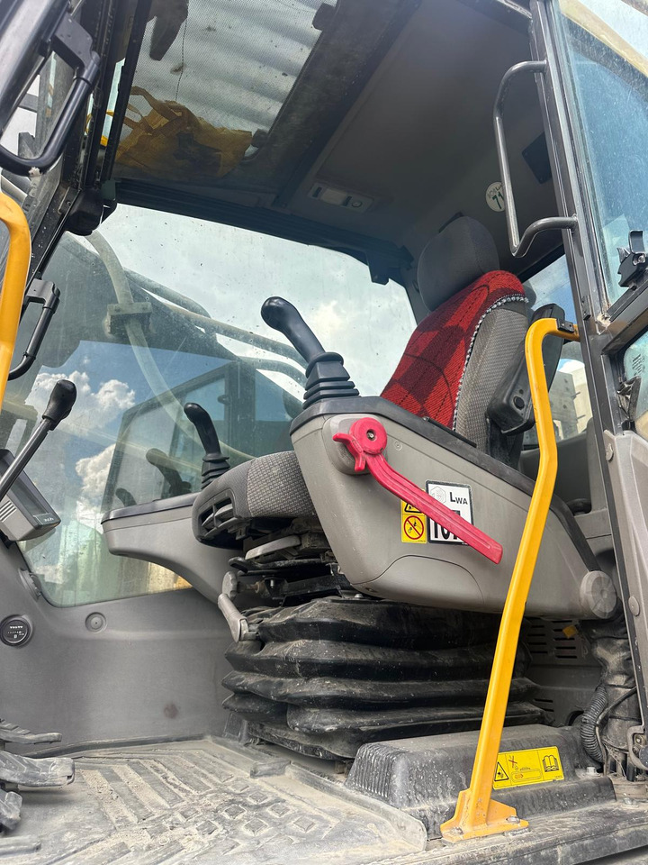 Градежна машина VOLVO EC480D LC: слика 9