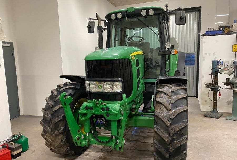 John Deere 6930 Premium - Трактор: слика 2 John Deere 6930 Premium - Трактор: слика 2