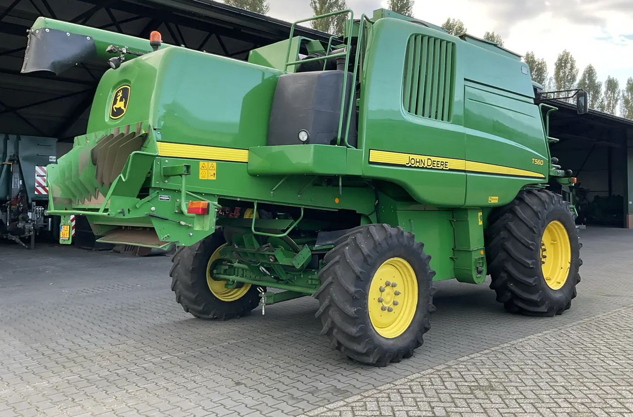 John Deere T560 - Комбајн: слика 2 John Deere T560 - Комбајн: слика 2