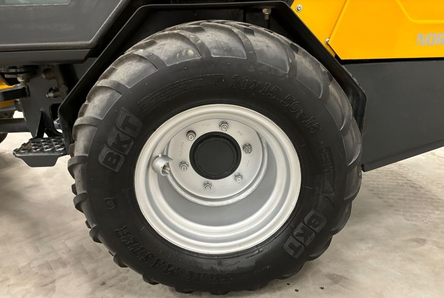 Schäffer 2430 HD - Компактен натоварувач со гасеници: слика 4 Schäffer 2430 HD - Компактен натоварувач со гасеници: слика 4