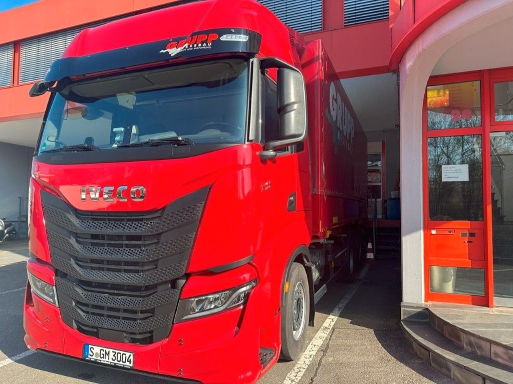 Iveco AS 260SY/FS CM - Транспортер на контејнер/ Камион со променливо тело: слика 1 Iveco AS 260SY/FS CM - Транспортер на контејнер/ Камион со променливо тело: слика 1