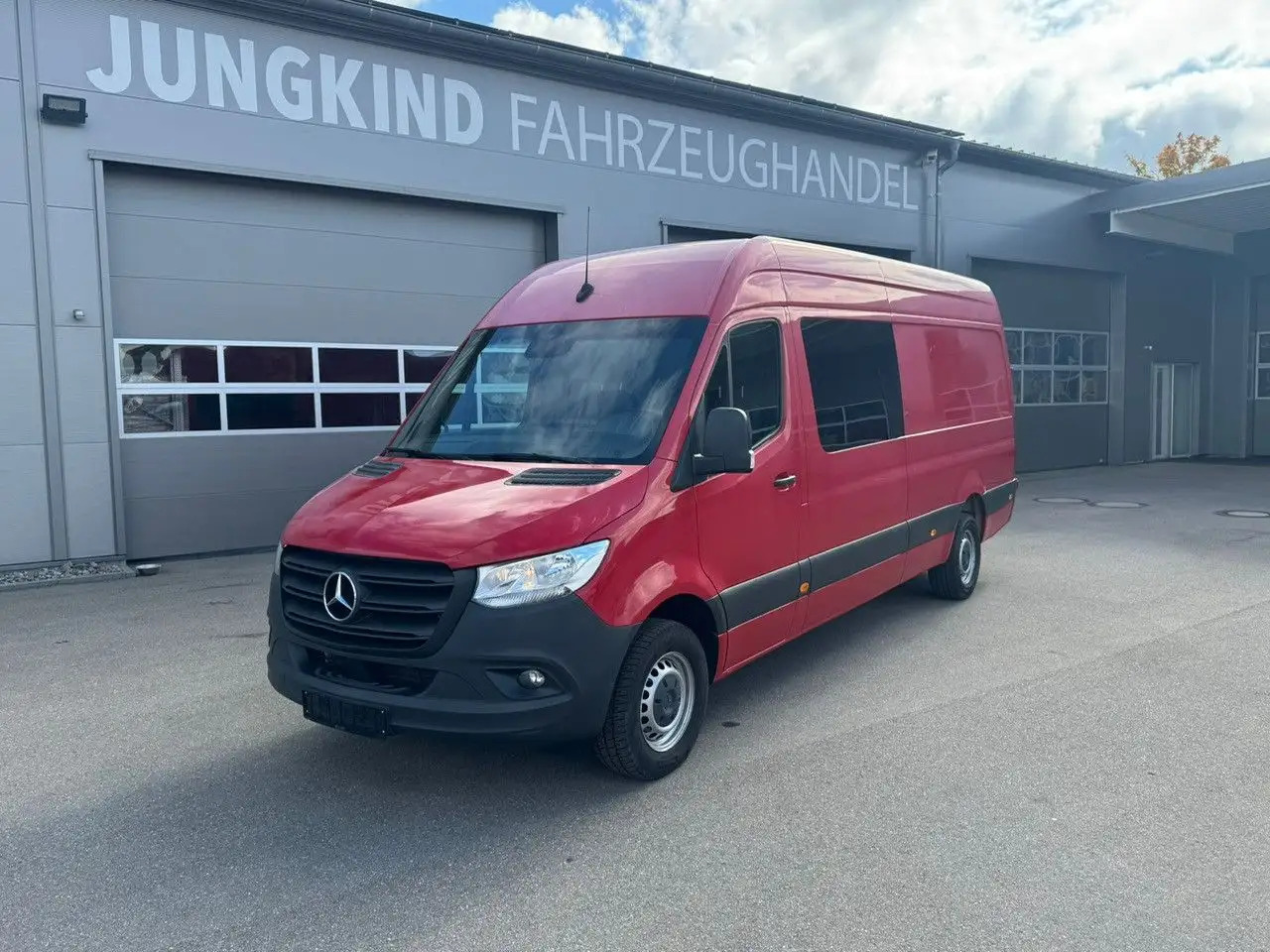 Mercedes-Benz Sprinter 317 CDI Maxi Lang Mixto AHK 3,5t MBUX - Комби со двојна кабина: слика 1 Mercedes-Benz Sprinter 317 CDI Maxi Lang Mixto AHK 3,5t MBUX - Комби со двојна кабина: слика 1