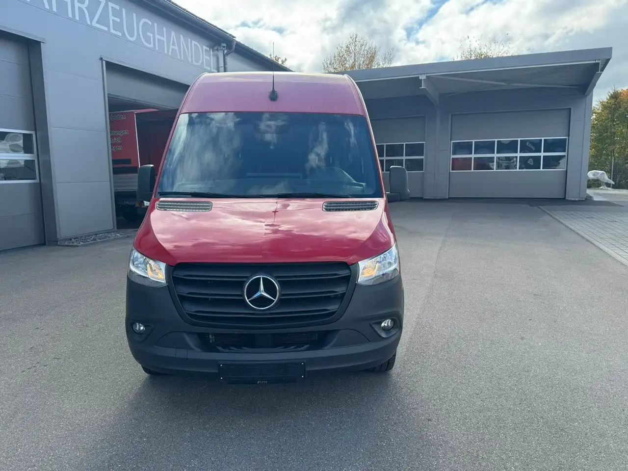 Mercedes-Benz Sprinter 317 CDI Maxi Lang Mixto AHK 3,5t MBUX - Товарно комбе: слика 2 Mercedes-Benz Sprinter 317 CDI Maxi Lang Mixto AHK 3,5t MBUX - Товарно комбе: слика 2