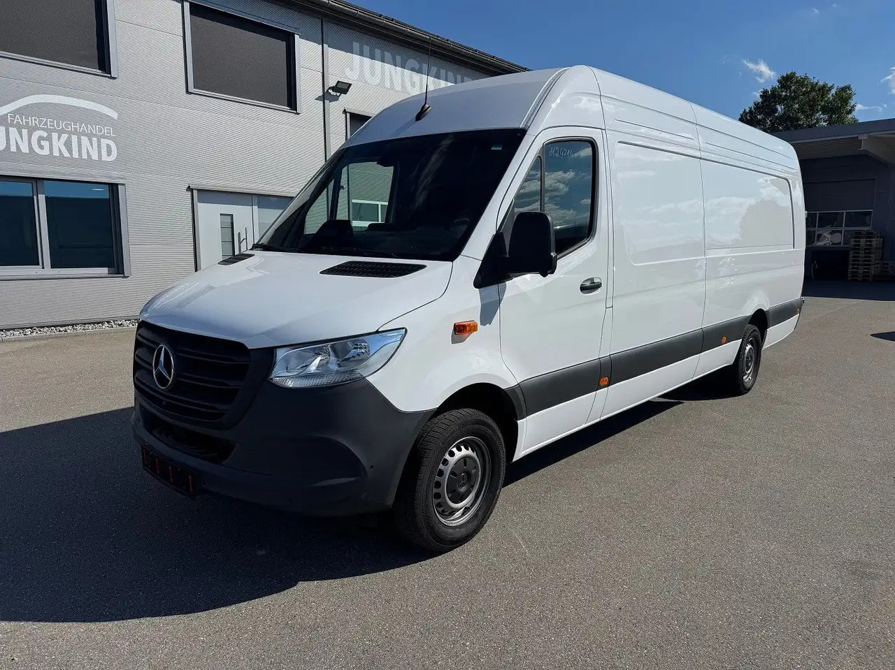 Mercedes-Benz Sprinter 317 CDI Maxi Lang XXL Extralang MBUX - Товарно комбе: слика 1 Mercedes-Benz Sprinter 317 CDI Maxi Lang XXL Extralang MBUX - Товарно комбе: слика 1