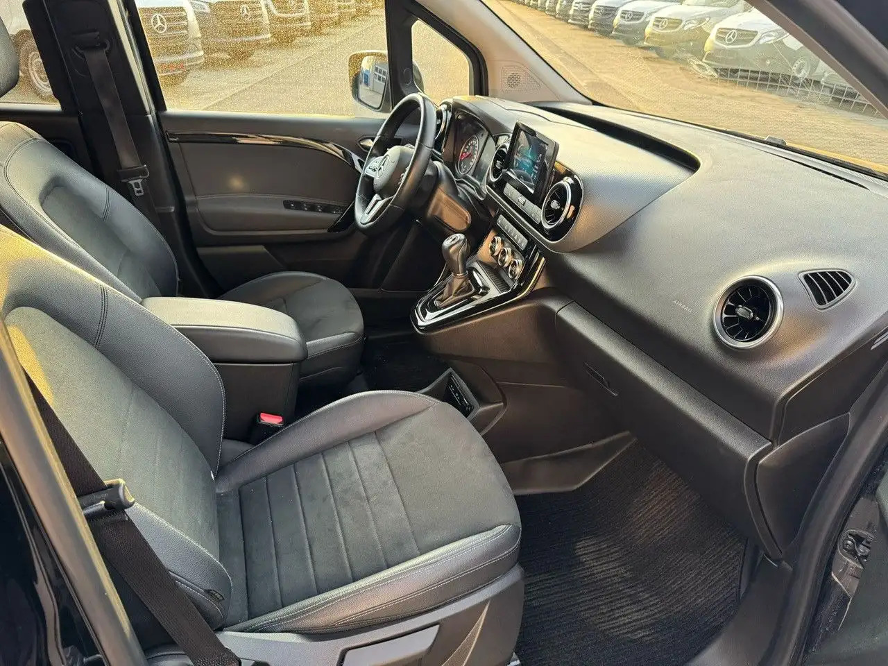 Mercedes-Benz T-Class T -Klasse 160 d standard - Автомобил: слика 2 Mercedes-Benz T-Class T -Klasse 160 d standard - Автомобил: слика 2