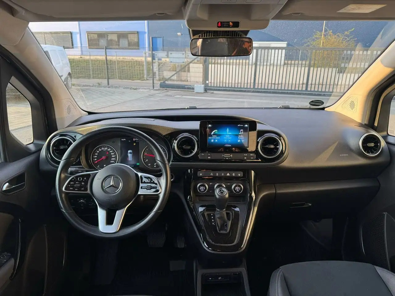 Mercedes-Benz T-Class T -Klasse 160 d standard - Автомобил: слика 4 Mercedes-Benz T-Class T -Klasse 160 d standard - Автомобил: слика 4