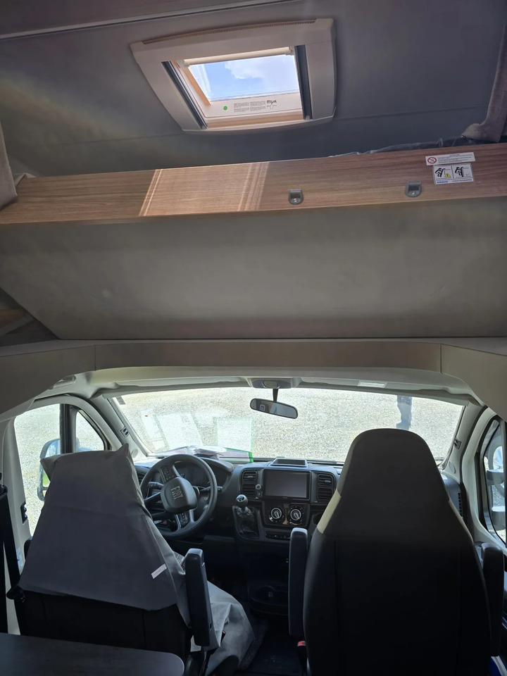 Weinsberg CaraHome 550 MG Aufbauklima., Markise, AHK - Алковен кампер: слика 5 Weinsberg CaraHome 550 MG Aufbauklima., Markise, AHK - Алковен кампер: слика 5