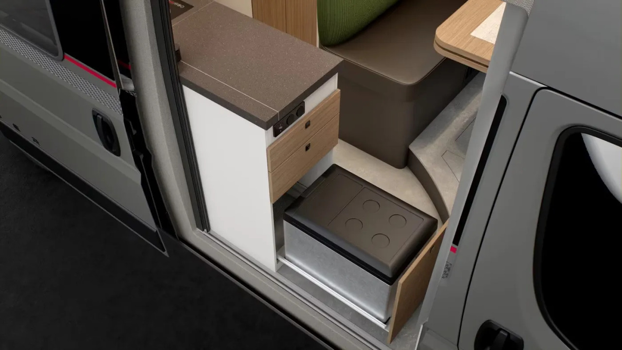 Wohnmobil Bürstner Papillon CV Automatik 140 PS - Кампер комбе: слика 5 Wohnmobil Bürstner Papillon CV Automatik 140 PS - Кампер комбе: слика 5