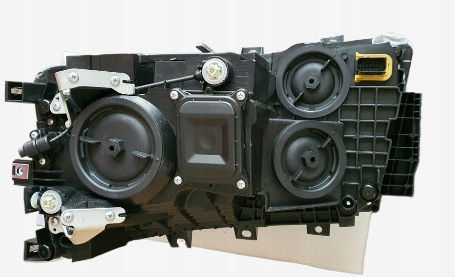 NOWY REFLEKTOR PRAWY SCANIA L,P,G,R,S - Предни светла за Камион: слика 3 NOWY REFLEKTOR PRAWY SCANIA L,P,G,R,S - Предни светла за Камион: слика 3