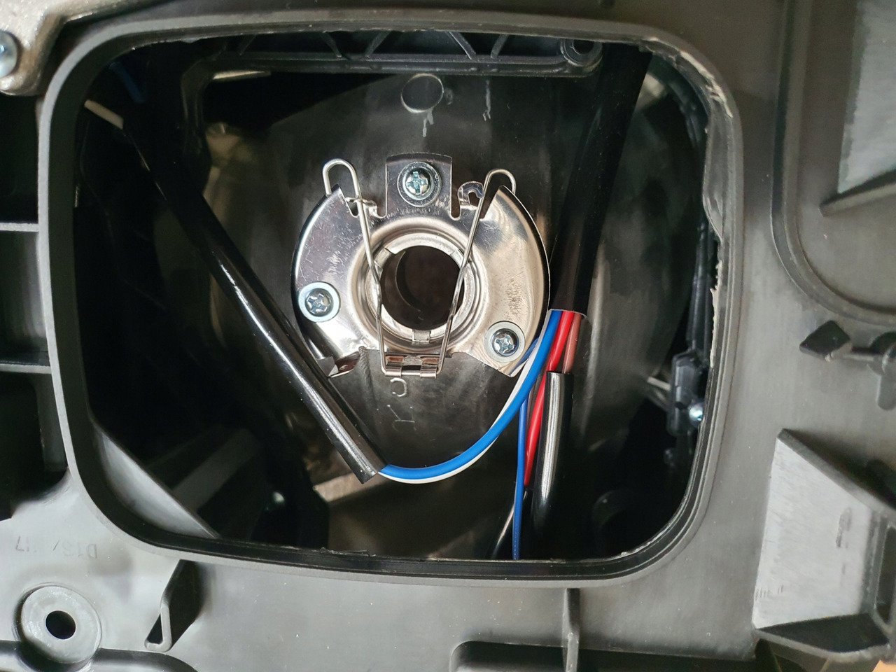 NOWY REFLEKTOR VOLVO FH4 PRAWY - Предни светла за Камион: слика 5 NOWY REFLEKTOR VOLVO FH4 PRAWY - Предни светла за Камион: слика 5