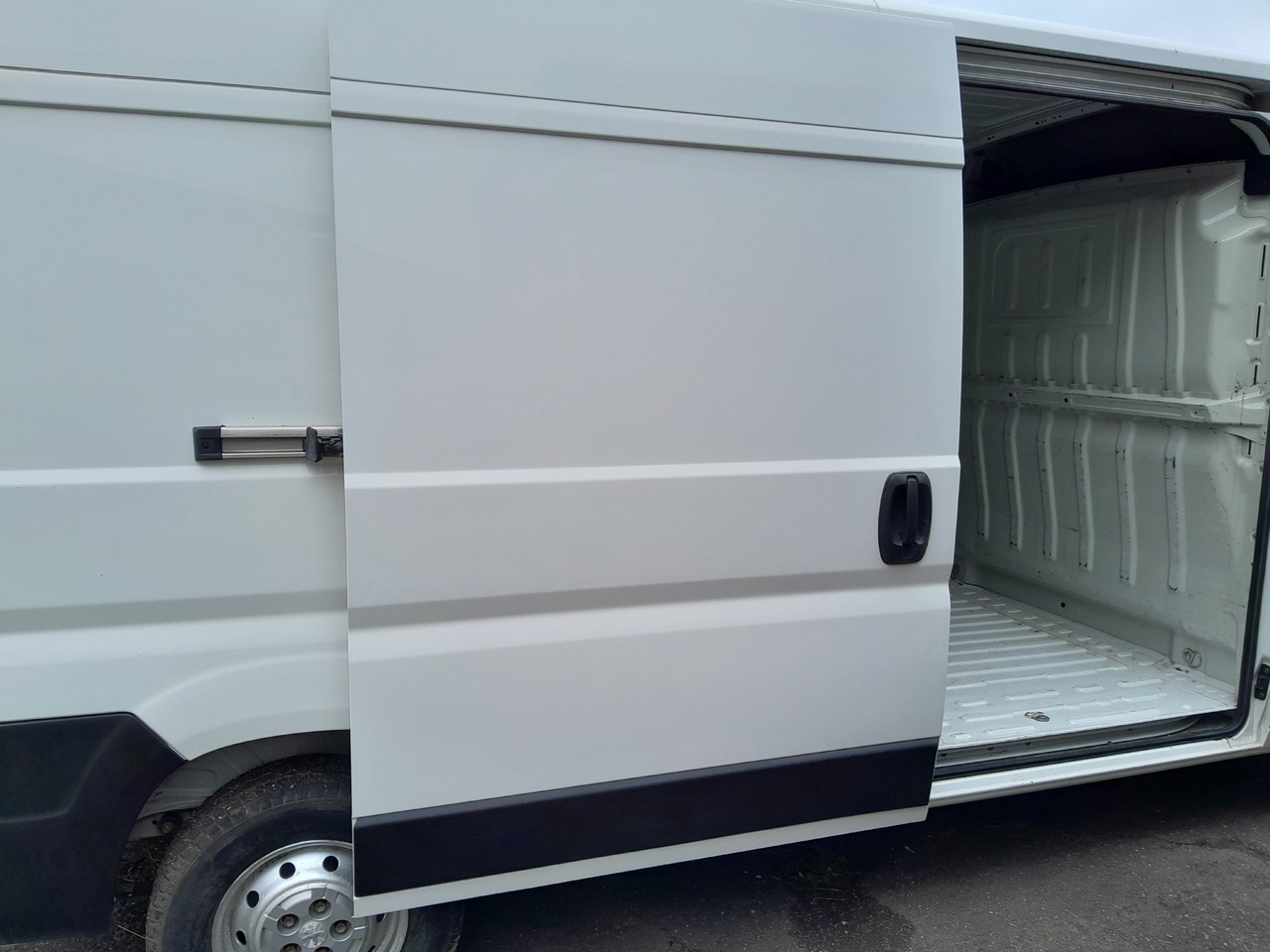 Комбе фургон PEUGEOT BOXER 2.2 BlueHDI 350 FT L3H2 Pro: слика 8
