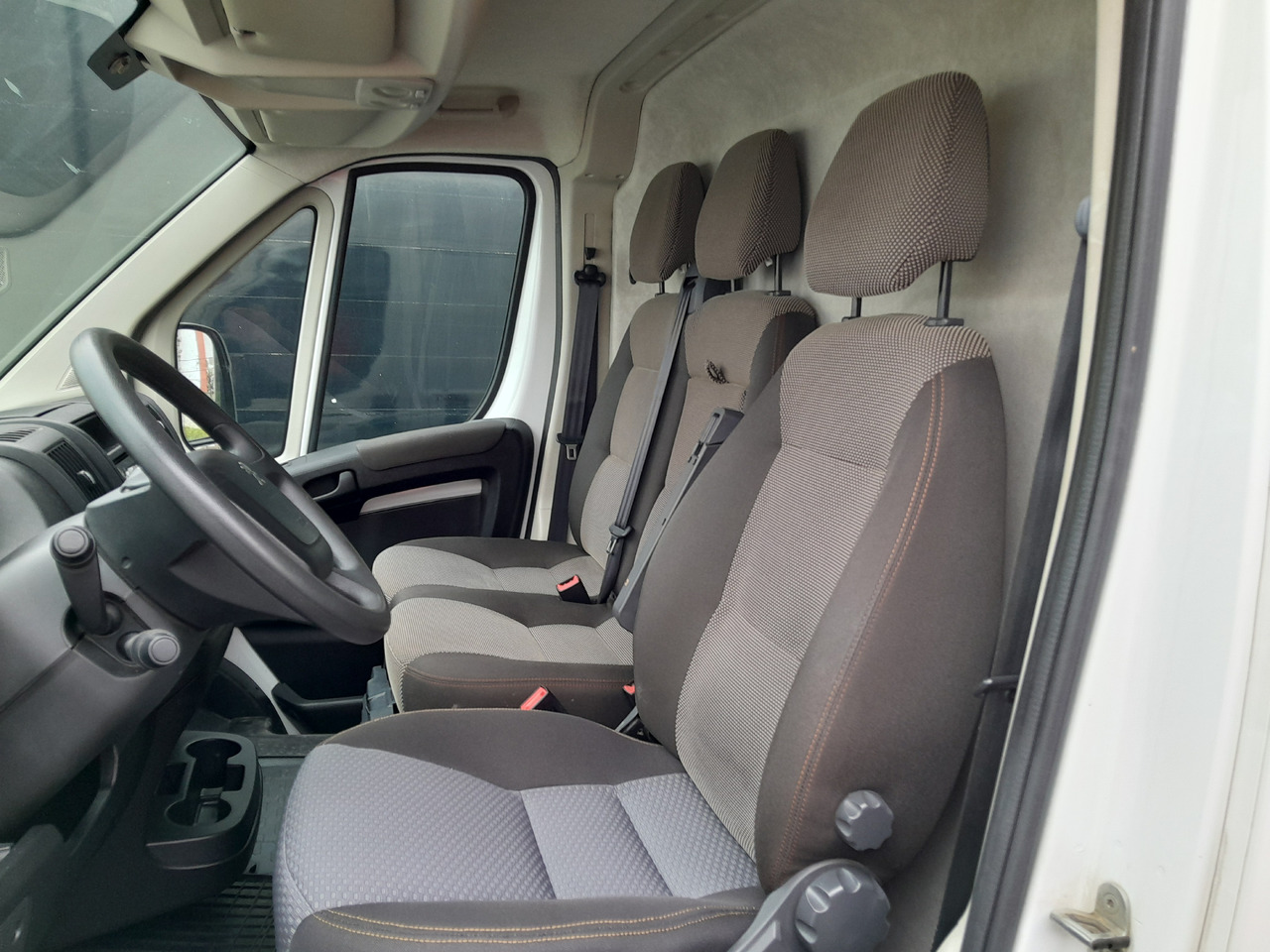 Комбе фургон PEUGEOT BOXER 2.2 BlueHDI 350 FT L3H2 Pro: слика 10