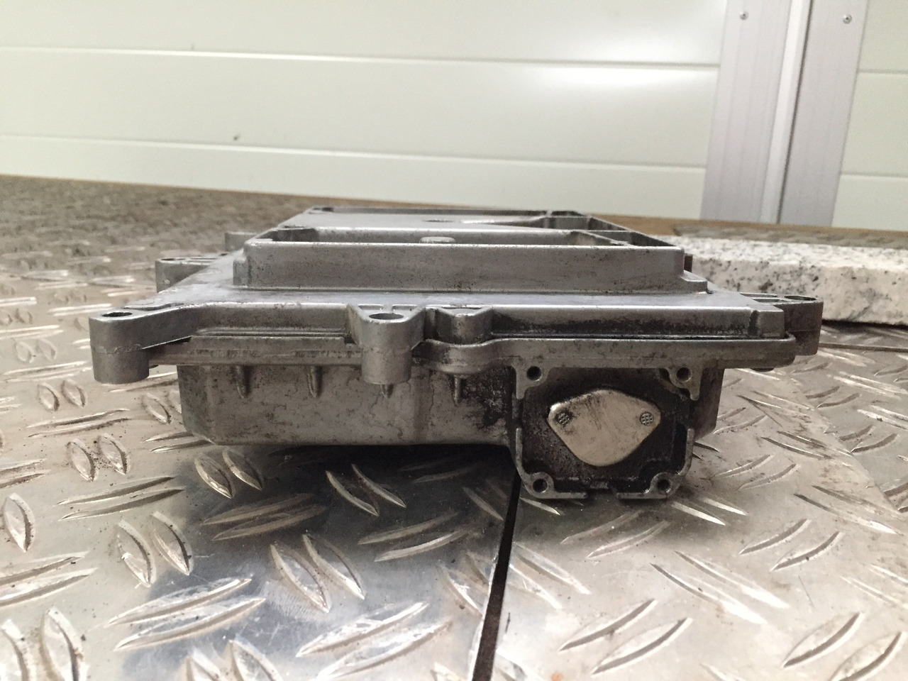 Gebr. Motorsteuergerät MAN TGA 26.440 Artikel - Nr.: 51.25803 - 7493 Bosch - Nr.: 0281 020 067 - Единица за контрола за Камион: слика 4 Gebr. Motorsteuergerät MAN TGA 26.440 Artikel - Nr.: 51.25803 - 7493 Bosch - Nr.: 0281 020 067 - Единица за контрола за Камион: слика 4