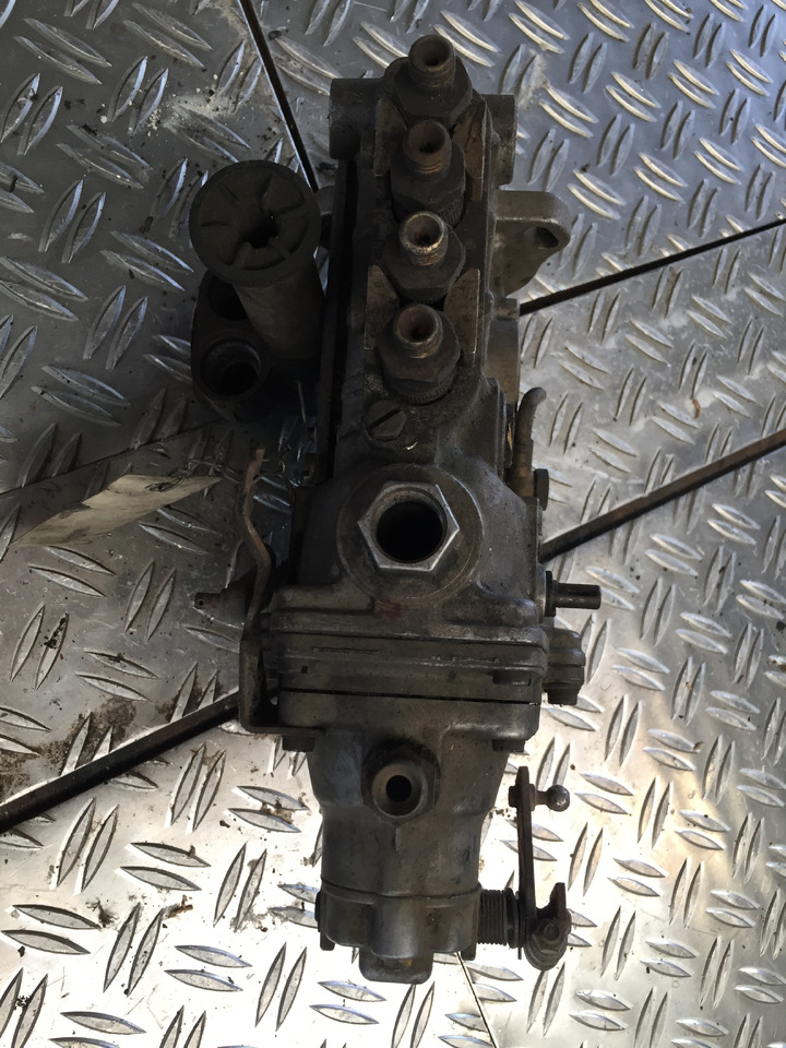 Gebrauchte Einspritzpumpe DB OM 616, Bosch - Nr. : 0 400 114 079 - Пумпа за гориво за Камион: слика 5 Gebrauchte Einspritzpumpe DB OM 616, Bosch - Nr. : 0 400 114 079 - Пумпа за гориво за Камион: слика 5