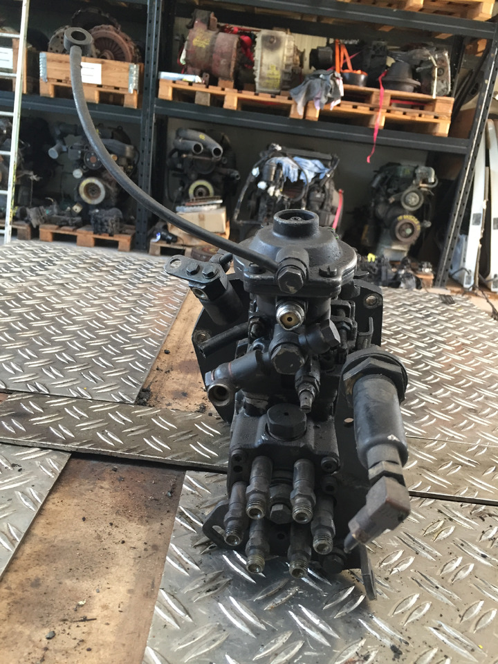 ---Gebrauchte Einspritzpumpe MAN 272, Typ D 0826 LF, Artikel - Nr. : 81.99999 - 9999 - Пумпа за гориво за Камион: слика 5 ---Gebrauchte Einspritzpumpe MAN 272, Typ D 0826 LF, Artikel - Nr. : 81.99999 - 9999 - Пумпа за гориво за Камион: слика 5