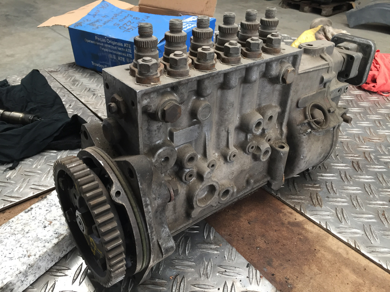 Gebrauchte Einspritzpumpe MAN 291, 6 Zylinder, Bosch - Nr. : PES 6P120 A720LS388 - Пумпа за гориво за Камион: слика 4 Gebrauchte Einspritzpumpe MAN 291, 6 Zylinder, Bosch - Nr. : PES 6P120 A720LS388 - Пумпа за гориво за Камион: слика 4