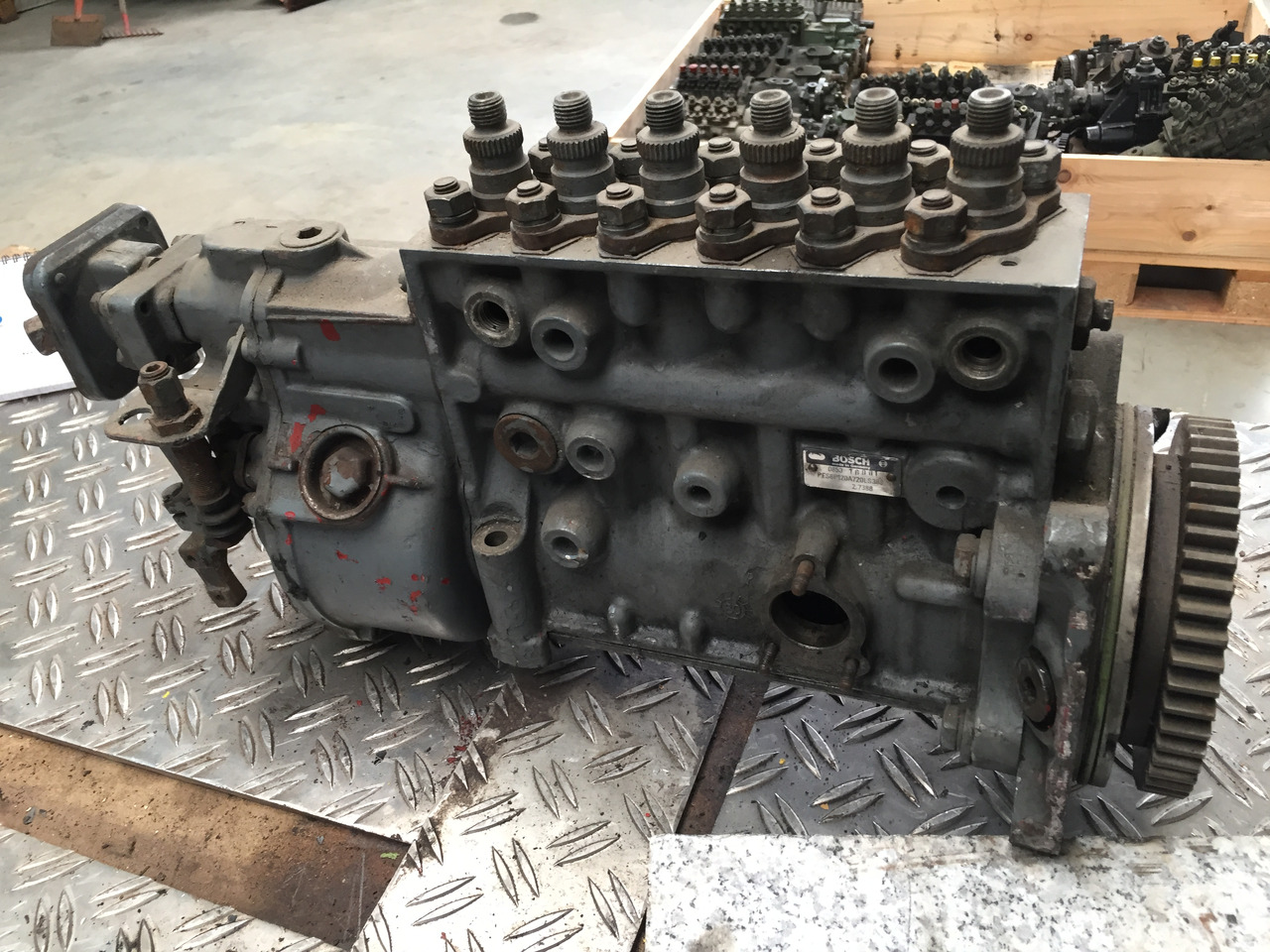 Gebrauchte Einspritzpumpe MAN 291, 6 Zylinder, Bosch - Nr. : PES 6P120 A720LS388 - Пумпа за гориво за Камион: слика 2 Gebrauchte Einspritzpumpe MAN 291, 6 Zylinder, Bosch - Nr. : PES 6P120 A720LS388 - Пумпа за гориво за Камион: слика 2