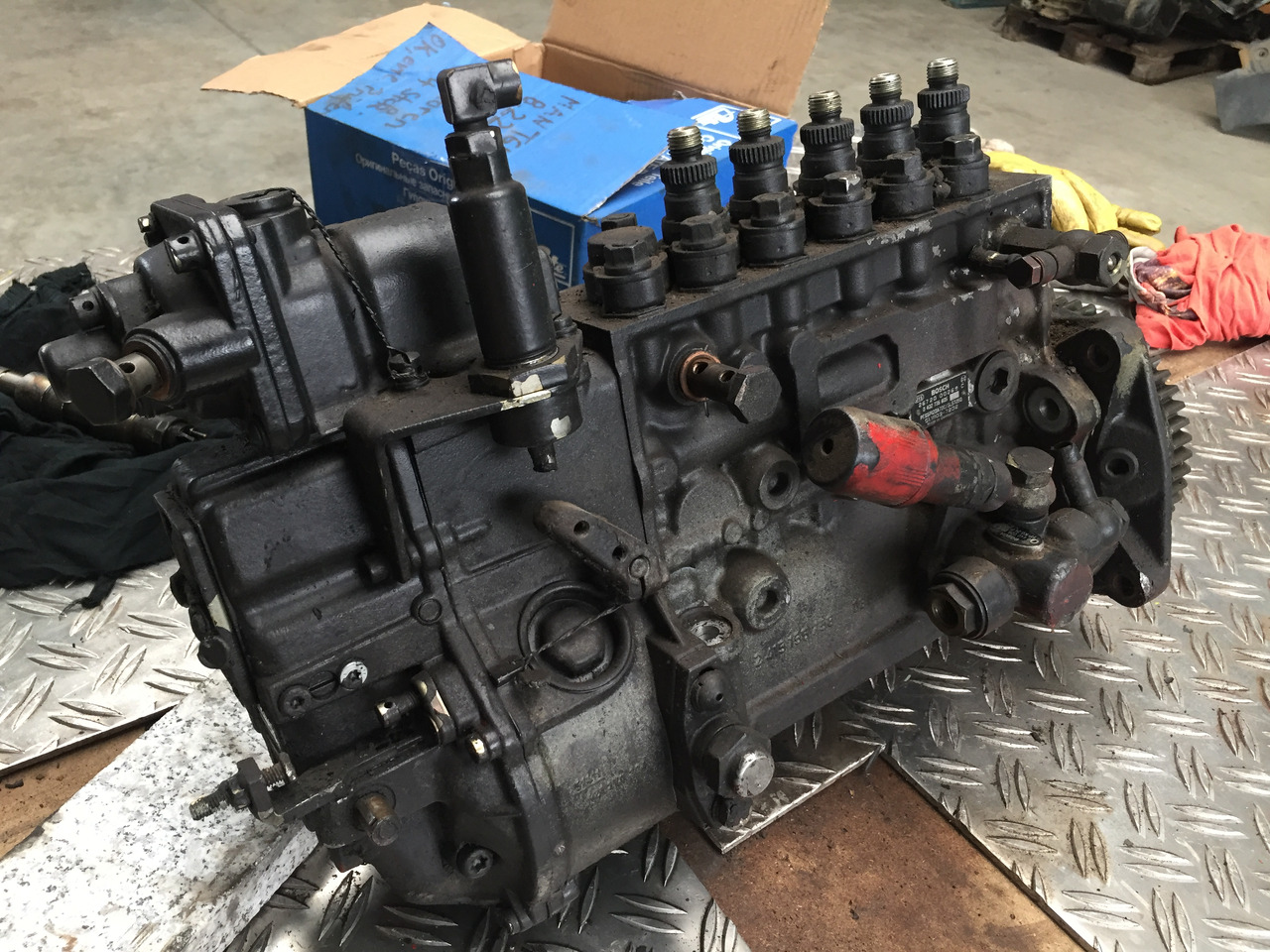 ---Gebrauchte Einspritzpumpe MAN, 5 Zylinder, Bosch - Nr. : 0402 735 805, MAN 51.11103 - 7202 - Пумпа за гориво за Камион: слика 5 ---Gebrauchte Einspritzpumpe MAN, 5 Zylinder, Bosch - Nr. : 0402 735 805, MAN 51.11103 - 7202 - Пумпа за гориво за Камион: слика 5