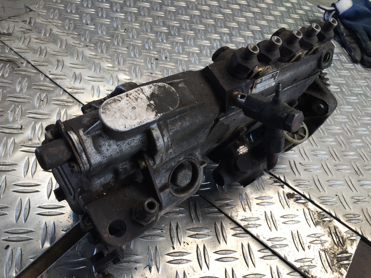 Gebrauchte Einspritzpumpe MAN, Bosch - Nr. : 0 400 845 046 7934 - Пумпа за гориво за Камион: слика 4 Gebrauchte Einspritzpumpe MAN, Bosch - Nr. : 0 400 845 046 7934 - Пумпа за гориво за Камион: слика 4