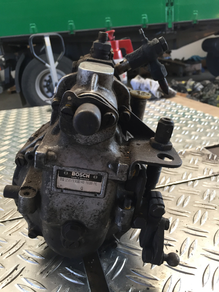 Gebrauchte Einspritzpumpe MAN, Bosch - Nr. : 0 400 845 046 7934 - Пумпа за гориво за Камион: слика 2 Gebrauchte Einspritzpumpe MAN, Bosch - Nr. : 0 400 845 046 7934 - Пумпа за гориво за Камион: слика 2