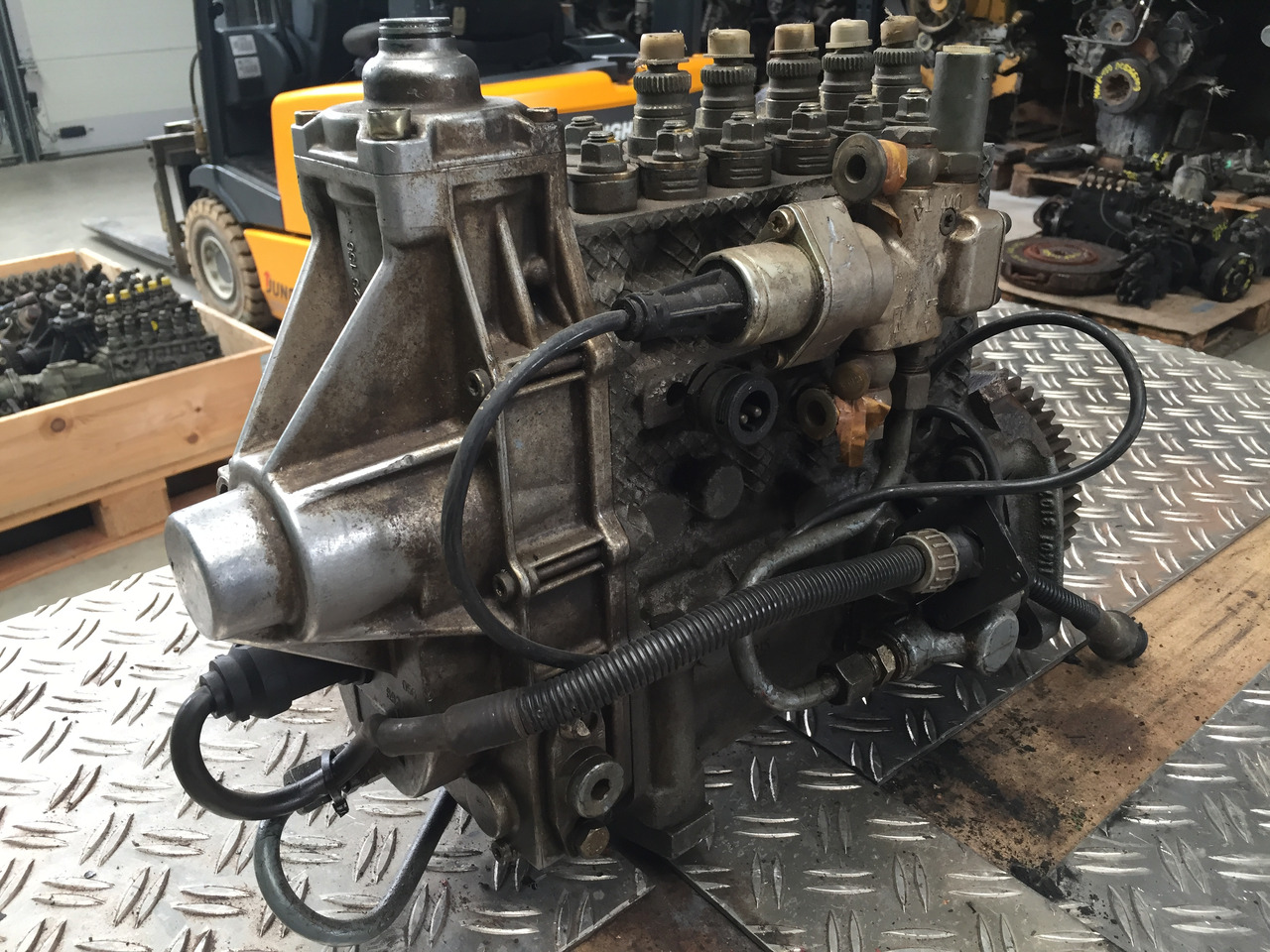 Gebrauchte Einspritzpumpe MAN, Bosch - Nr. : 0402 795 202, MAN 51.11103 - 7405 - Пумпа за гориво за Камион: слика 2 Gebrauchte Einspritzpumpe MAN, Bosch - Nr. : 0402 795 202, MAN 51.11103 - 7405 - Пумпа за гориво за Камион: слика 2