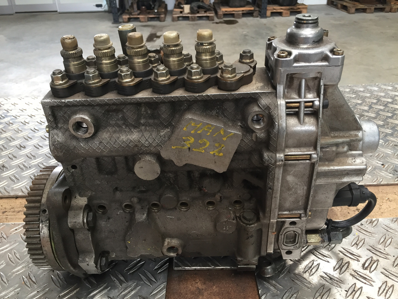 Gebrauchte Einspritzpumpe MAN, Bosch - Nr. : 0402 795 202, MAN 51.11103 - 7405 - Пумпа за гориво за Камион: слика 1 Gebrauchte Einspritzpumpe MAN, Bosch - Nr. : 0402 795 202, MAN 51.11103 - 7405 - Пумпа за гориво за Камион: слика 1