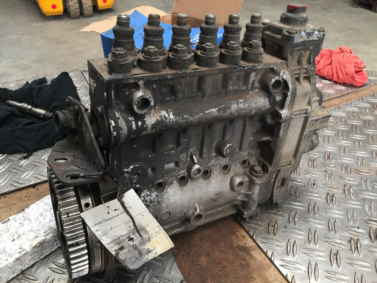 Gebrauchte Einspritzpumpe MAN TGA 2866, LF25, 6 Zylinder, TGA 360, 390, 410 - Пумпа за гориво за Камион: слика 4 Gebrauchte Einspritzpumpe MAN TGA 2866, LF25, 6 Zylinder, TGA 360, 390, 410 - Пумпа за гориво за Камион: слика 4