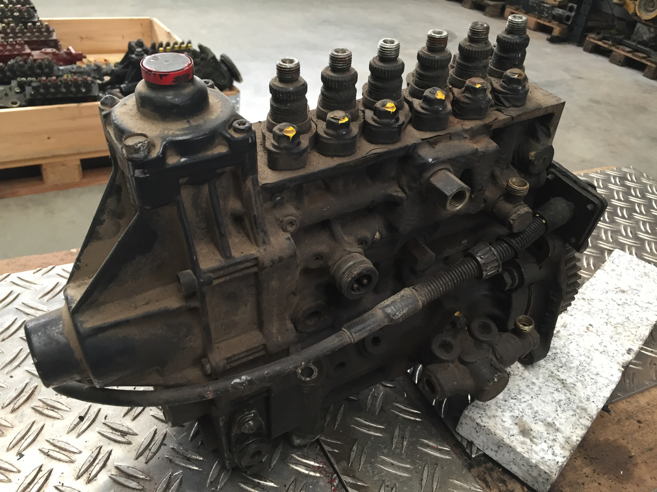 Gebrauchte Einspritzpumpe MAN TGA 2866, LF25, 6 Zylinder, TGA 360, 390, 410 - Пумпа за гориво за Камион: слика 2 Gebrauchte Einspritzpumpe MAN TGA 2866, LF25, 6 Zylinder, TGA 360, 390, 410 - Пумпа за гориво за Камион: слика 2