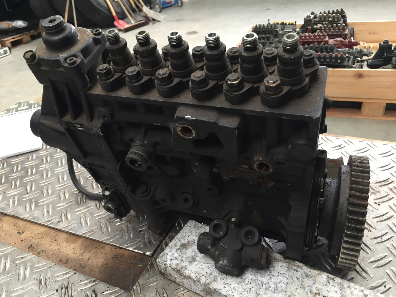 Gebrauchte Einspritzpumpe MAN TGA D 2866, LF31, 6 Zylinder - Пумпа за гориво за Камион: слика 4 Gebrauchte Einspritzpumpe MAN TGA D 2866, LF31, 6 Zylinder - Пумпа за гориво за Камион: слика 4